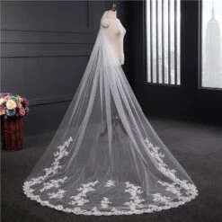 One-Tier Wedding Veil UK Tulle Lace Edge Chapel Veils Appliques TS91039