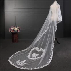 One-Tier Wedding Veil UK Tulle Lace Edge Chapel Veils Appliques TS91020