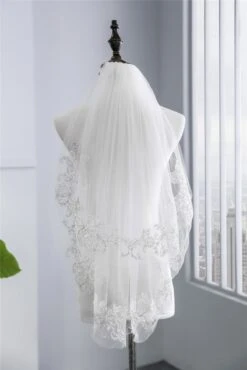 Two-Tier Wedding Veil UK Lace Edge Tulle Elbow Veils Beading Appliques TS9013