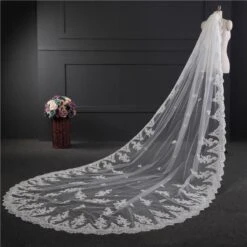 One-Tier Wedding Veil UK Lace Edge Tulle Cathedral Veils Appliques TS9010