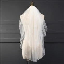 Two-Tiert Wedding Veil UK Pencil Edge Tulle Fingertip Bridal Veils TS9015