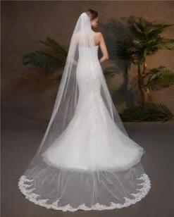 One-Tier Wedding Veil UK Tulle Lace Edge Chapel Veils Appliques TS91012