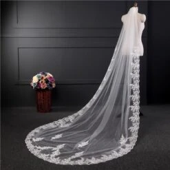One-Tier Wedding Veil UK Tulle Lace Edge Chapel Veils Appliques TS91036