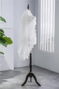 One-Tier Wedding Veil UK Tulle Lace Edge Elbow Bridal Veils Appliques TS91026