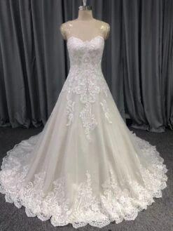 Illusion Sweetheart Sweep Train Tulle Wedding Dresses With Lace