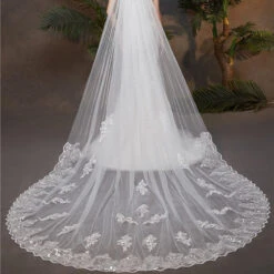 One-Tier Wedding Veil UK Tulle Lace Edge Cathedral Veils Sequins Appliques TS91017
