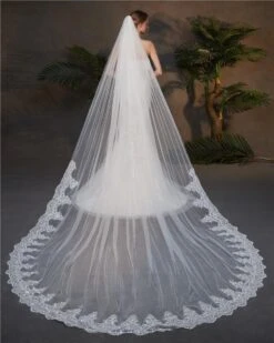 One-Tier Wedding Veil UK Tulle Lace Edge Cathedral Veils Sequins Appliques TS91018